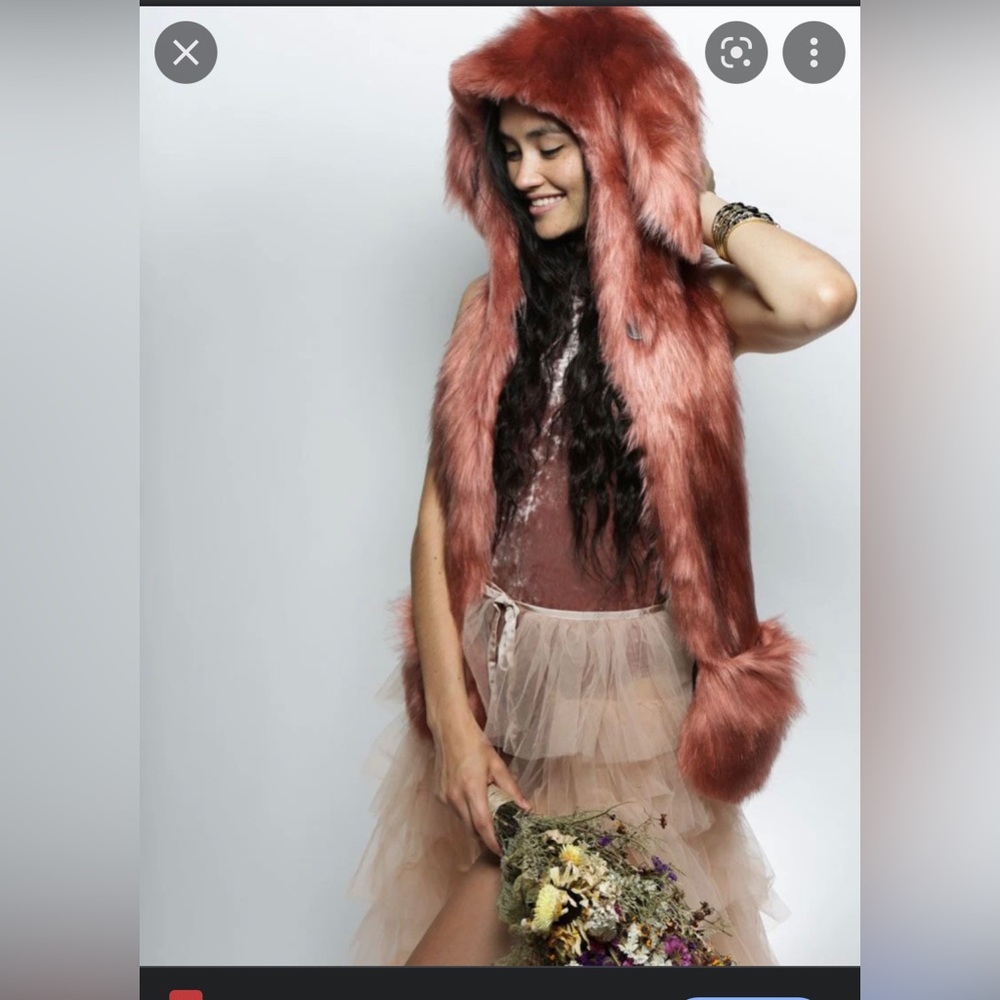 ISO: Rose Quartz Bunny Spirithood 💕🫶